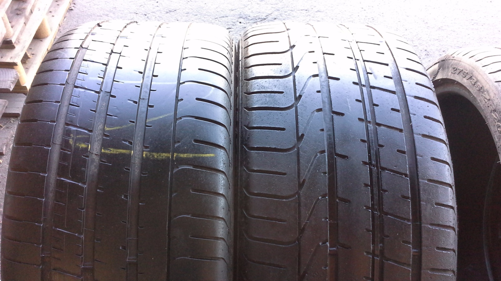 suverehv Pirelli P ZERO THE HERO