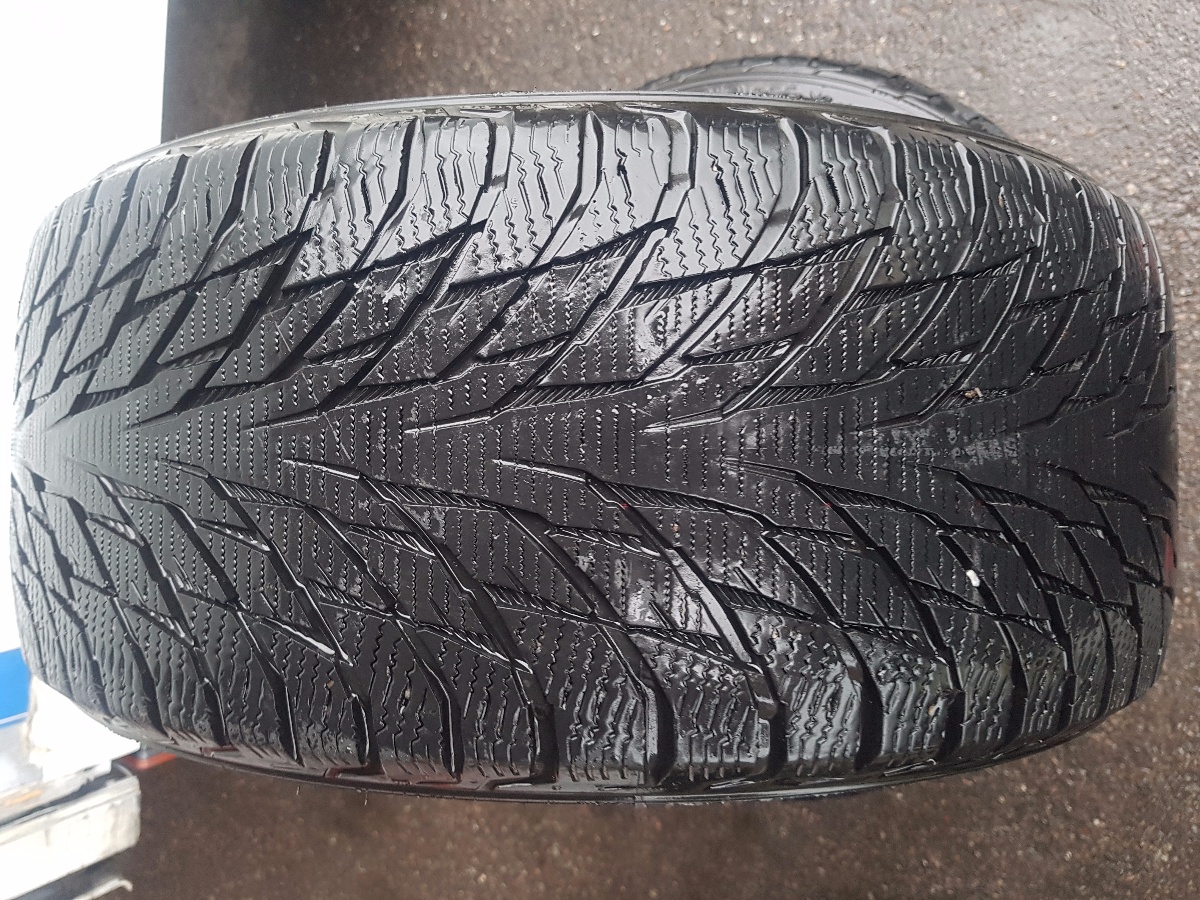 lamellrehv Nokian Hakkapeliita R2