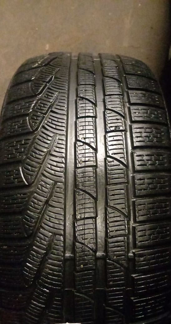 lamellrehv Pirelli SottoZero Winter 240