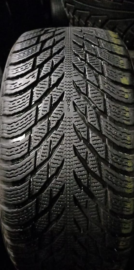 lamellrehv Nokian Hakkapeliitta R2 SUV