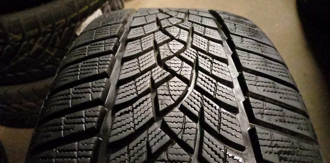 lamellrehv Goodyear Ultra Grip Performance