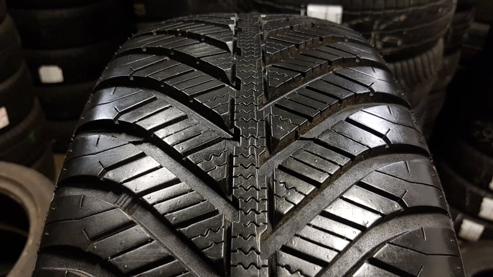 suverehv Goodyear Vector 4 Seasons 4X4