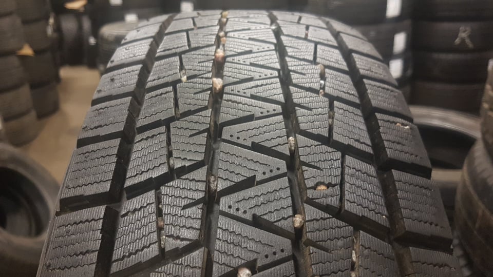 lamellrehv Bridgestone BLIZZAK DM-V1
