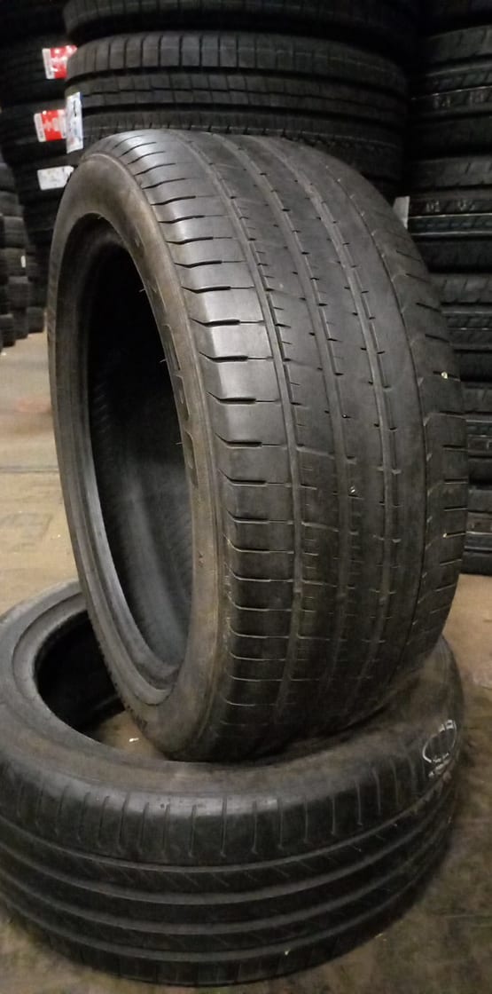 suverehv Pirelli P ZERO THE HERO
