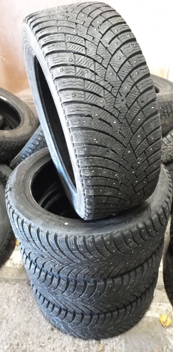 naastrehv Pirelli WINTER ICE ZERO