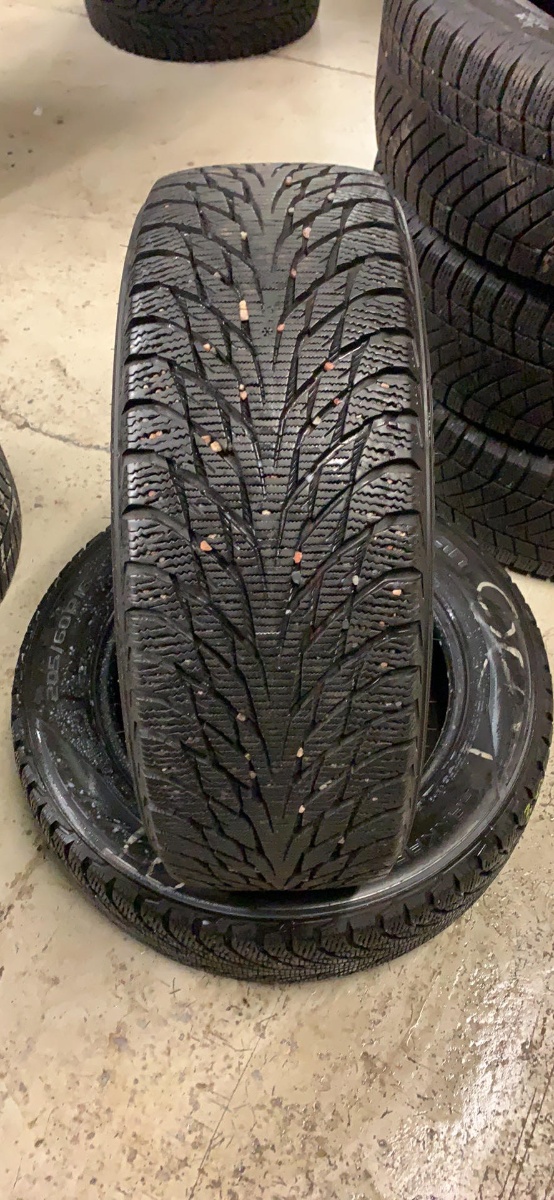 lamellrehv Nokian Hakkapeliitta R2