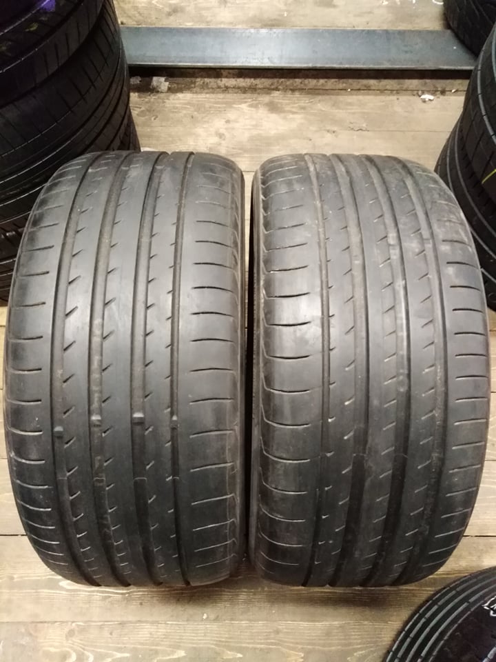 suverehv Yokohama Advan Sport V105