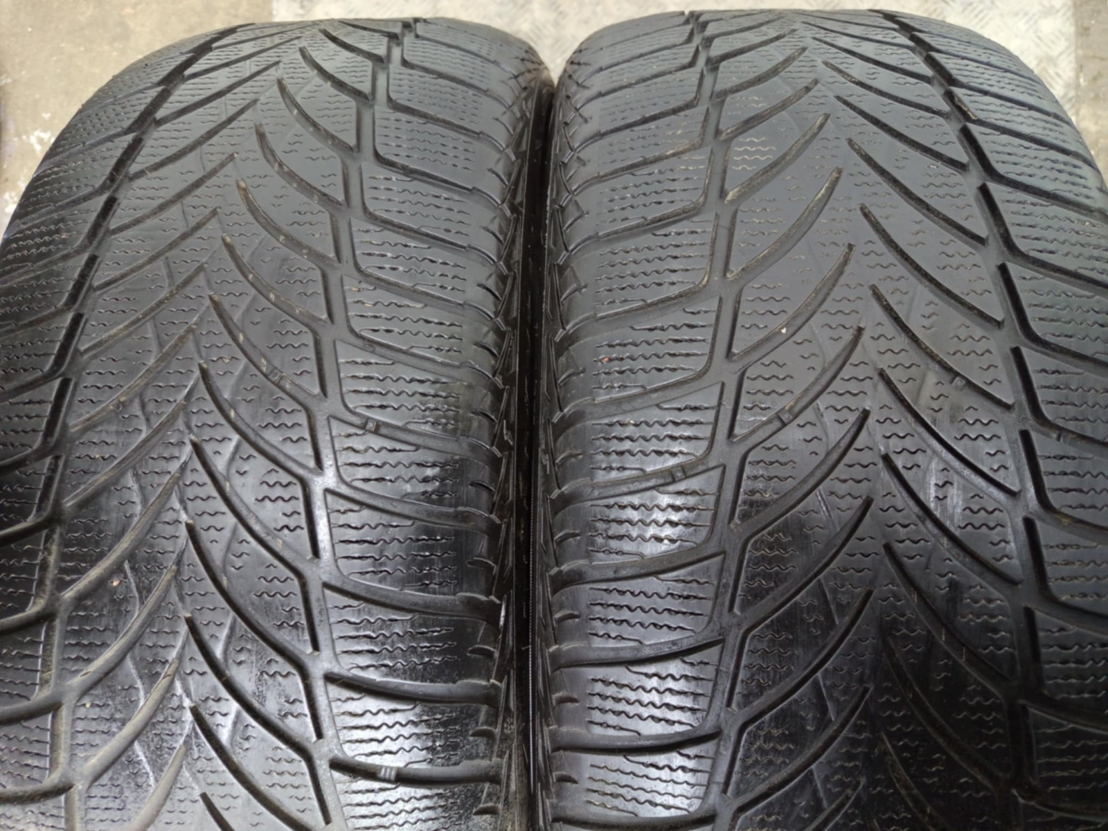 lamellrehv Goodyear UltraGrip Ice 2