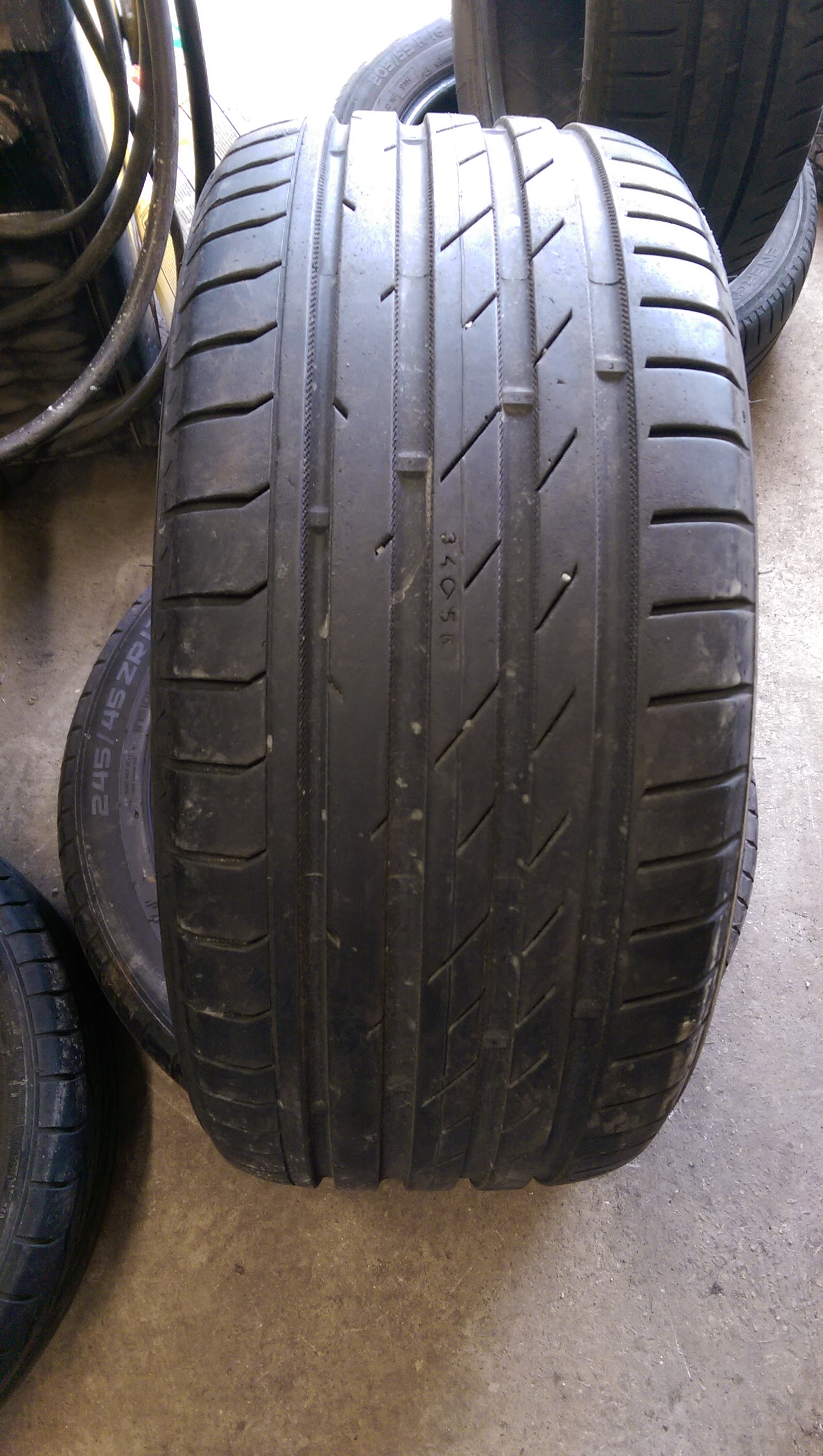 suverehv Nokian Hakka Black