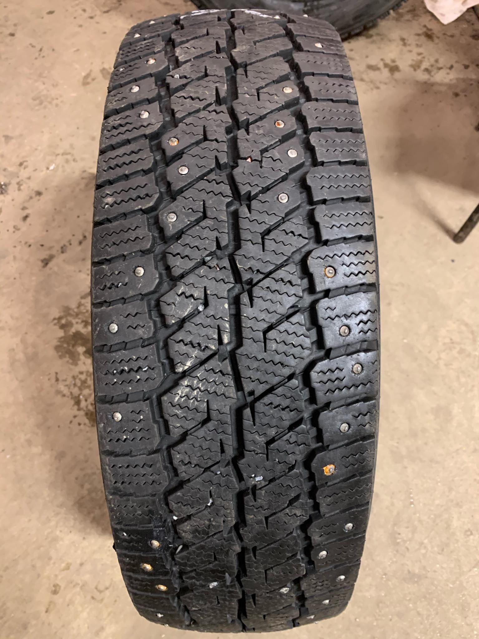 naastrehv Continental Vanco Ice Contact