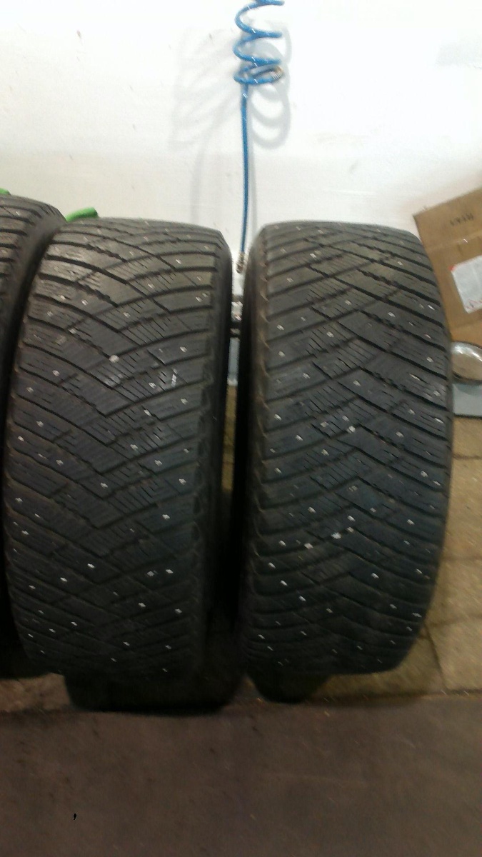 naastrehv Goodyear Ultra Grip Ice Arctic