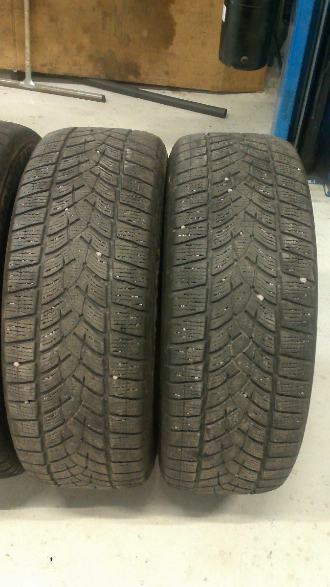 lamellrehv Goodyear UltraGrip Ice
