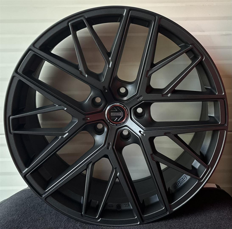 valuveljed Momo BMW