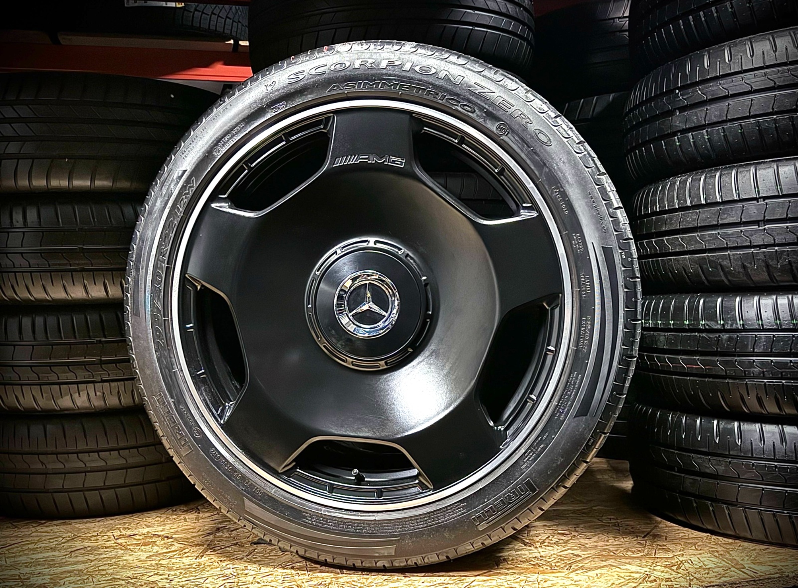 valuveljed Mercedes Benz AMG DEMO